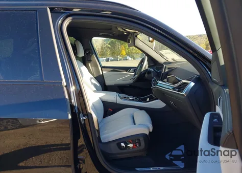 2025 BMW X5 xDrive40I z USA, uszkodzony, nr VIN 5UX23EU03S9Z28664